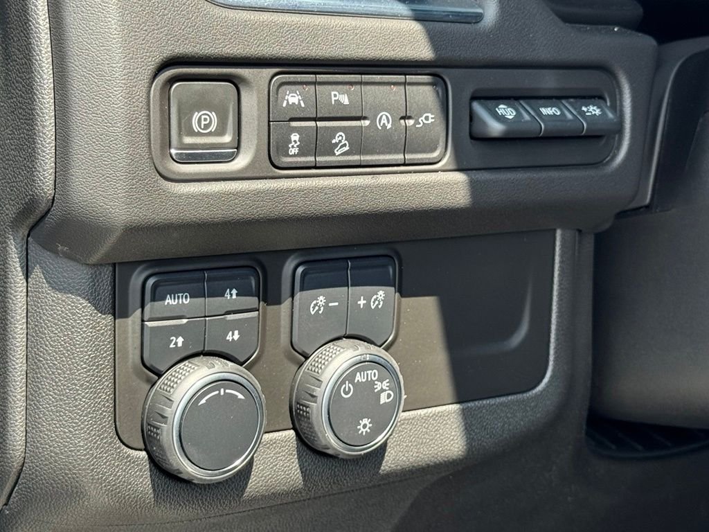Used 2021 Blue Chevrolet High Country image 22