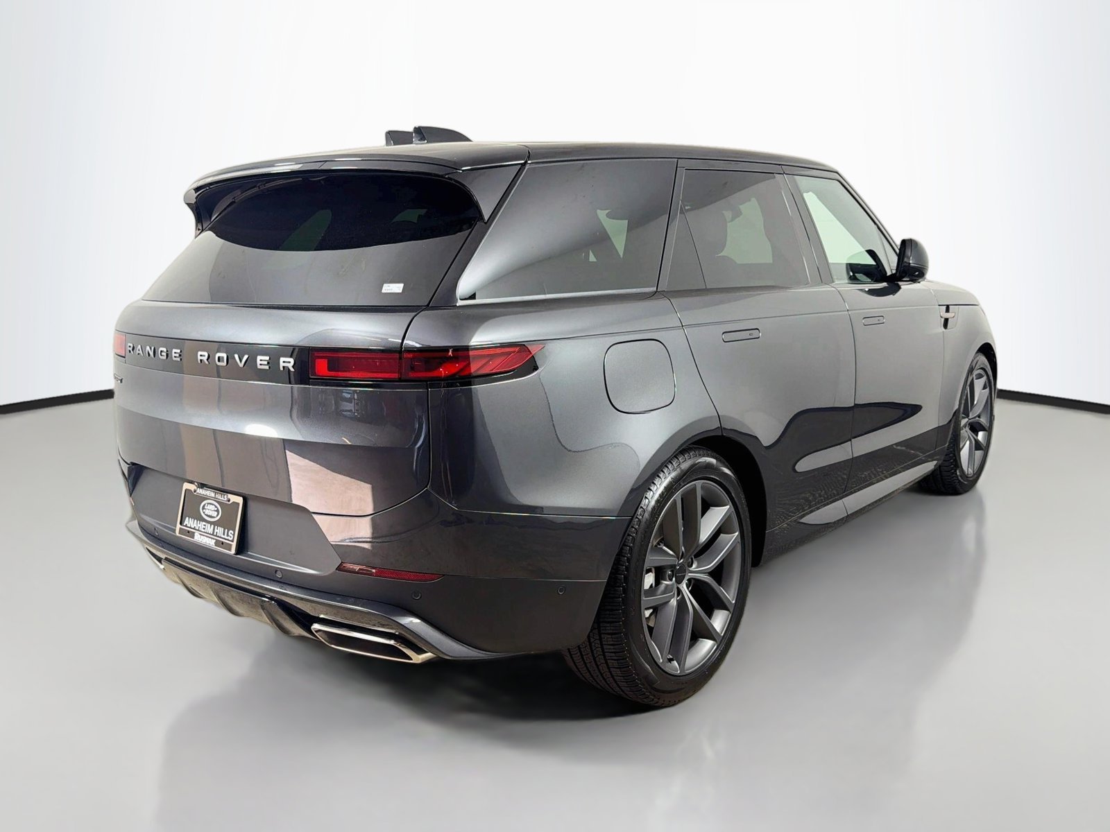 Used 2026 Carpathian Grey Prem Met Land Rover SE image 5