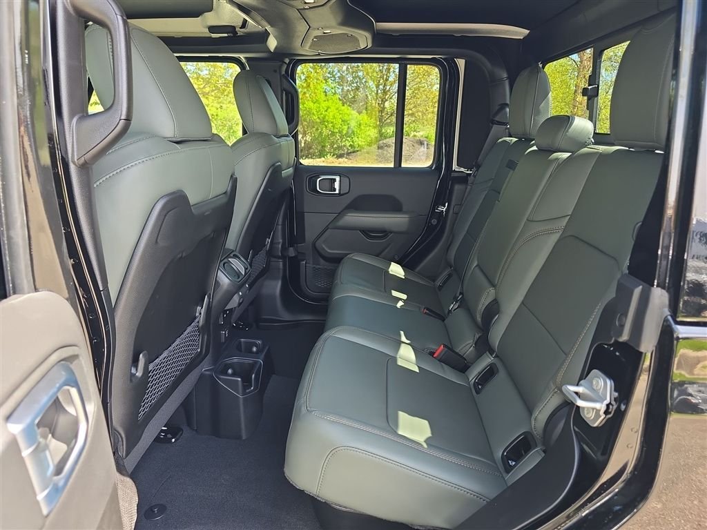 New 2026 Black Clear-Coat Exterior Paint Jeep Mojave X image 16