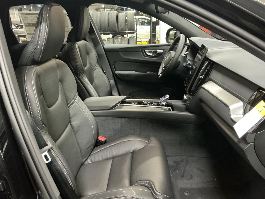 New 2026 Black Volvo B5 Ultra Black Edition image 11