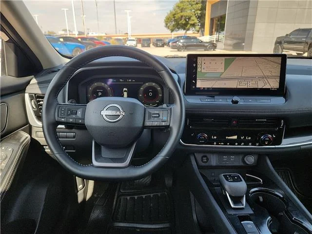Used 2026 Blue Nissan  image 11