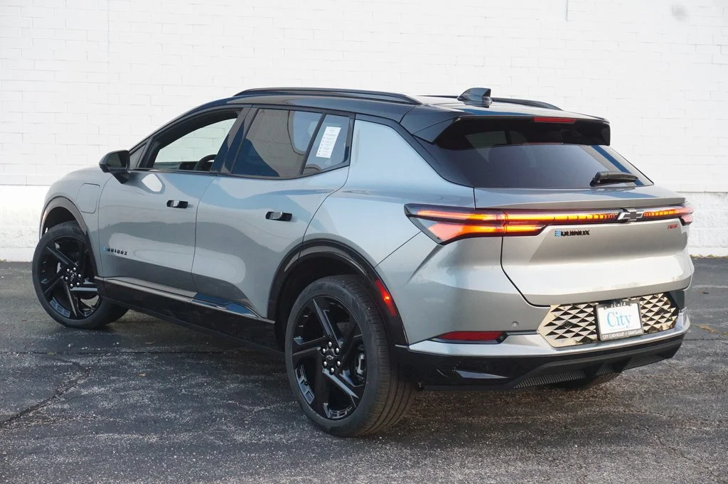 2026 Chevrolet Equinox EV RS - Photo 8