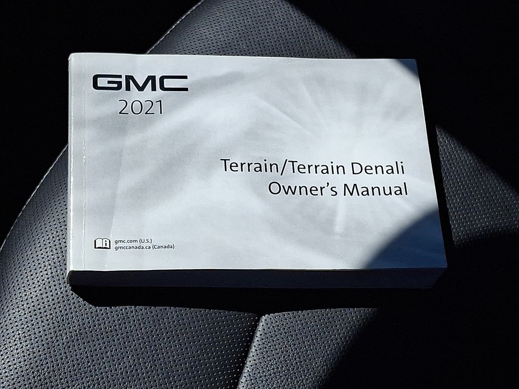 Used 2021 White GMC SLT image 26
