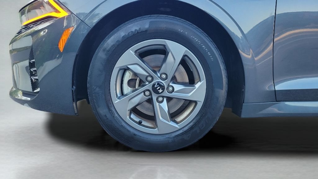 Used 2021 Gray Kia LXS image 28