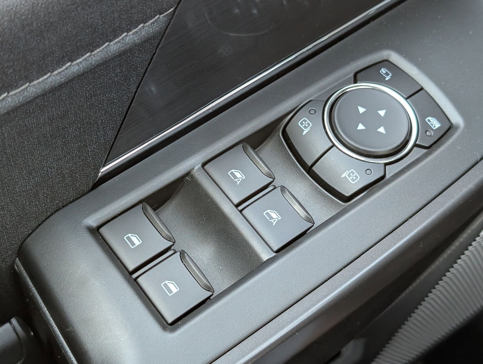 New 2026 Carbonized Gray Metallic Ford Lariat image 21