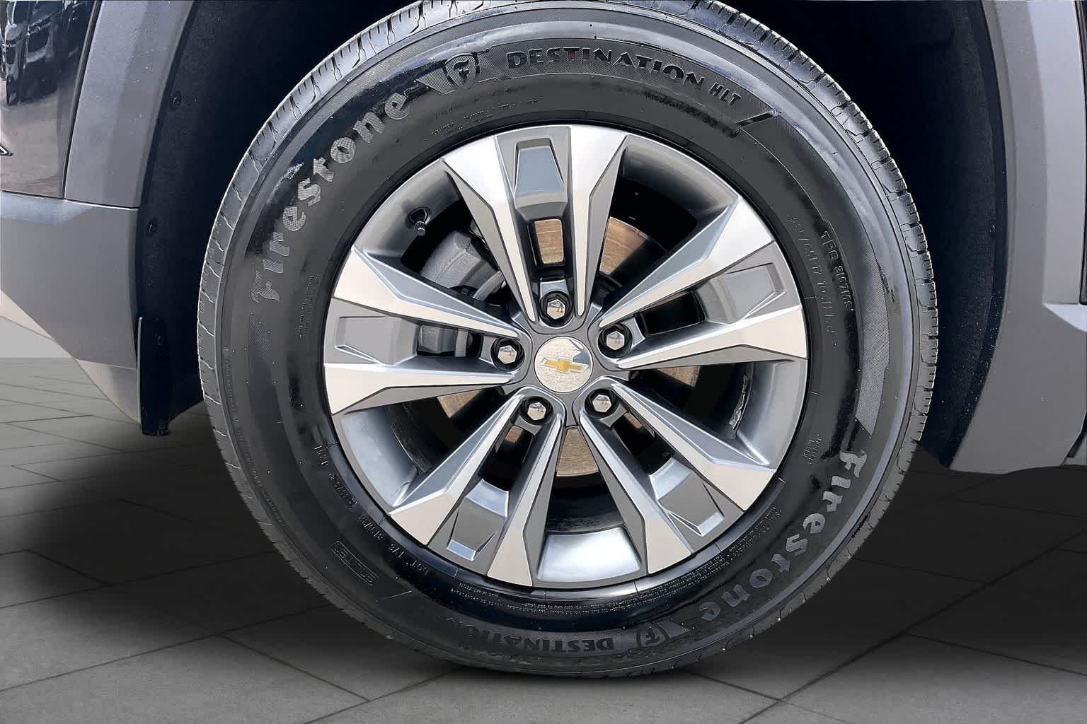 Used 2026 Mosaic Black Metallic Chevrolet FWD LT image 10