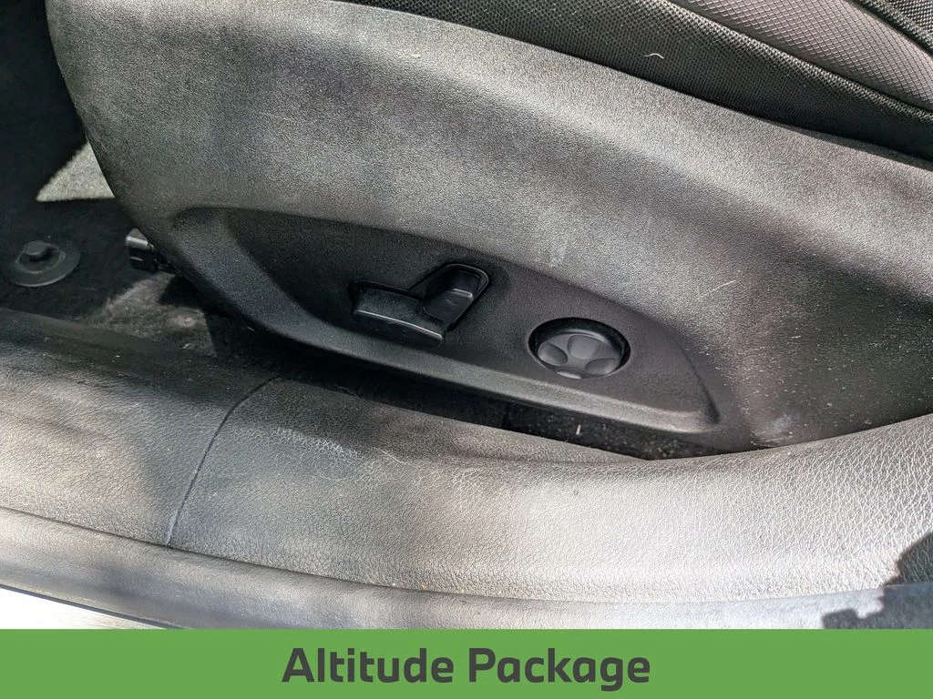 Used 2020 Gray Jeep Latitude image 14