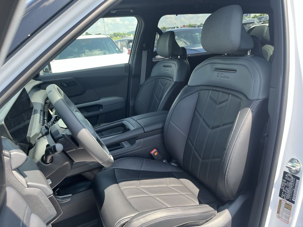 New 2027 Glacial White Pearl Kia X-Line SX image 17