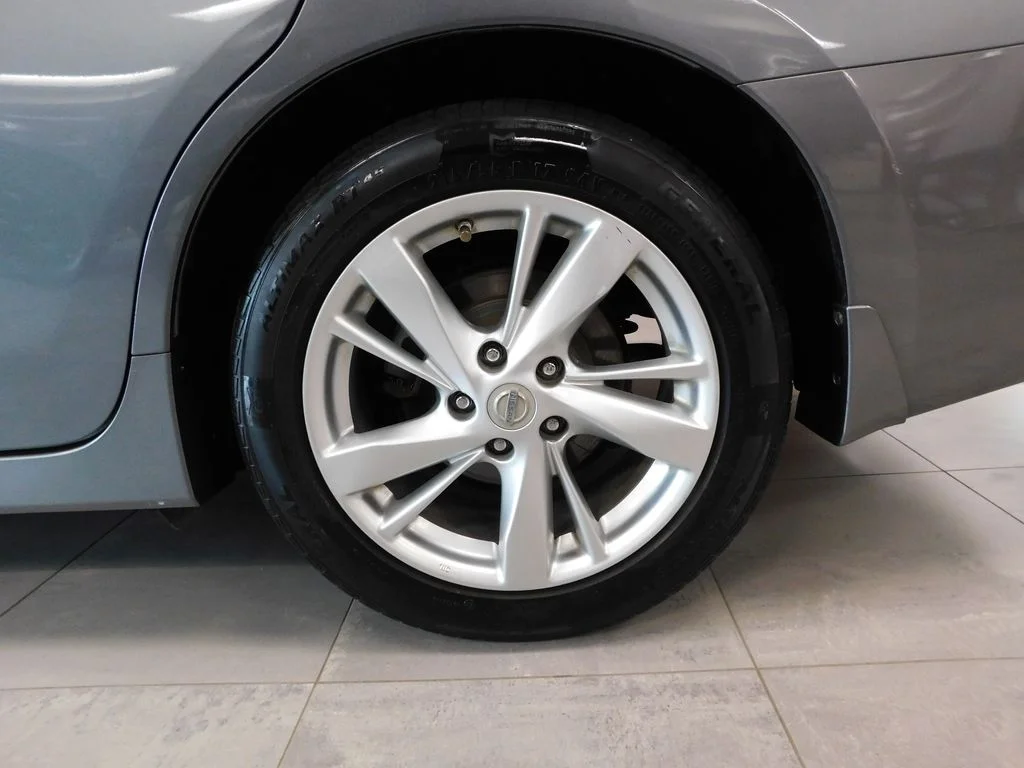 Used 2015 Gun Metallic Nissan 2.5 SL image 7
