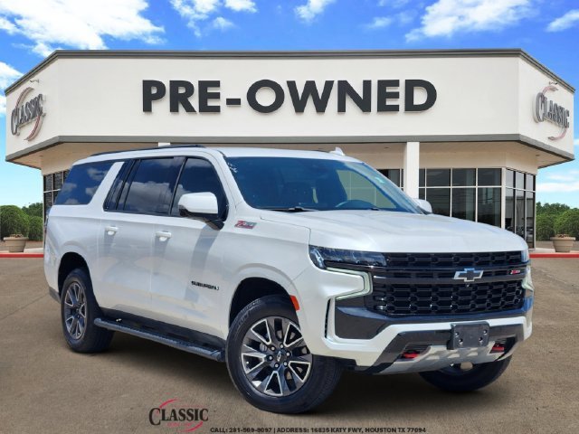 White (IRIDESCENT PEARL TRICOAT) 2023 Chevrolet Suburban SUV / Crossover Four-Wheel Drive