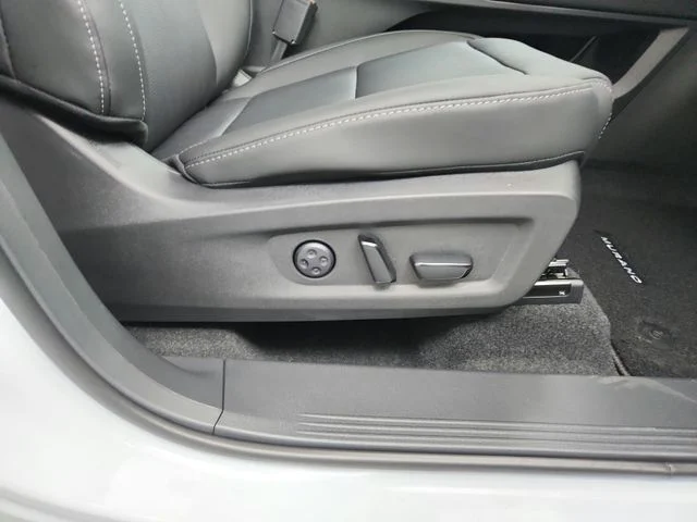 New 2026 White Nissan Platinum image 41