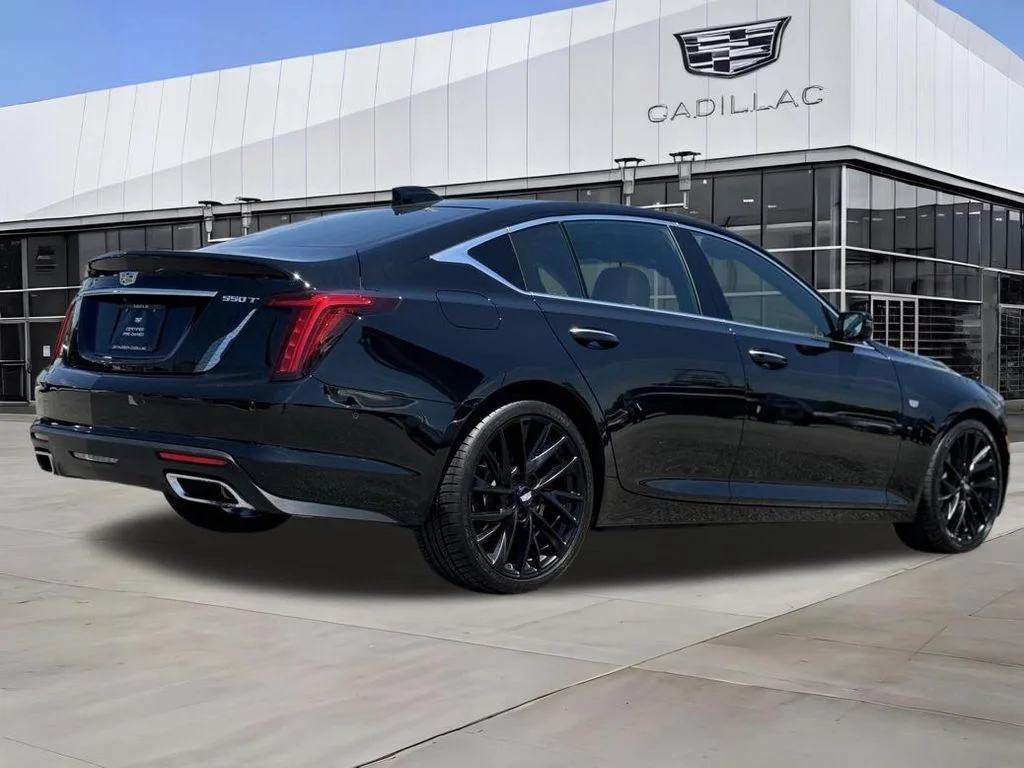 Used 2025  Cadillac Premium Luxury image 7
