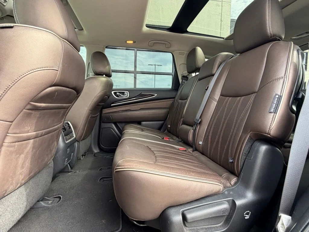 Used 2019 Gray INFINITI LUXE image 8