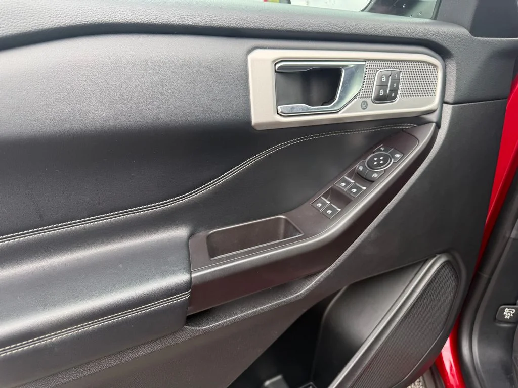 Used 2020 Red Ford Limited image 5