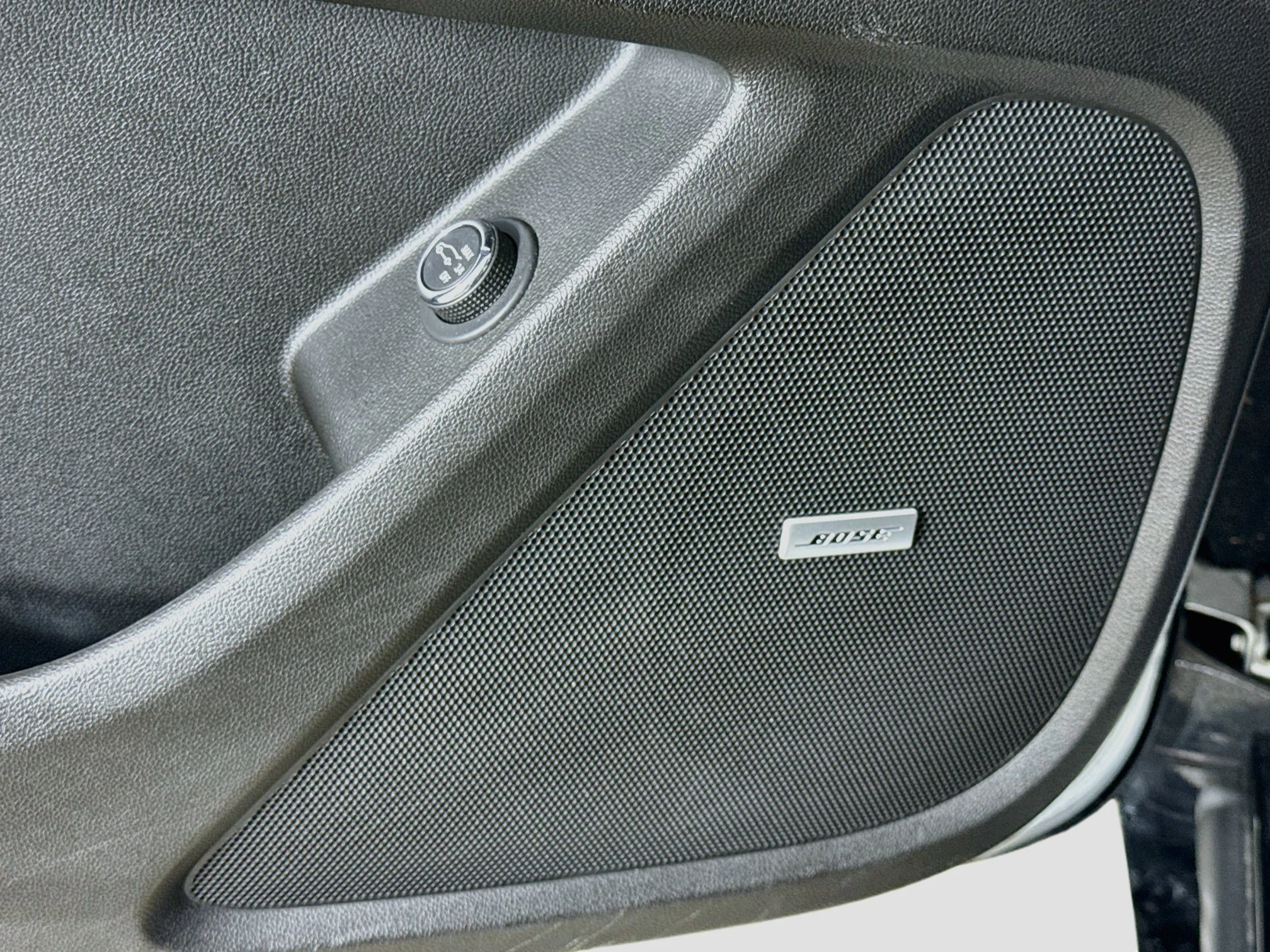 Used 2020 SILVER ICE METALLIC Chevrolet Premier image 21