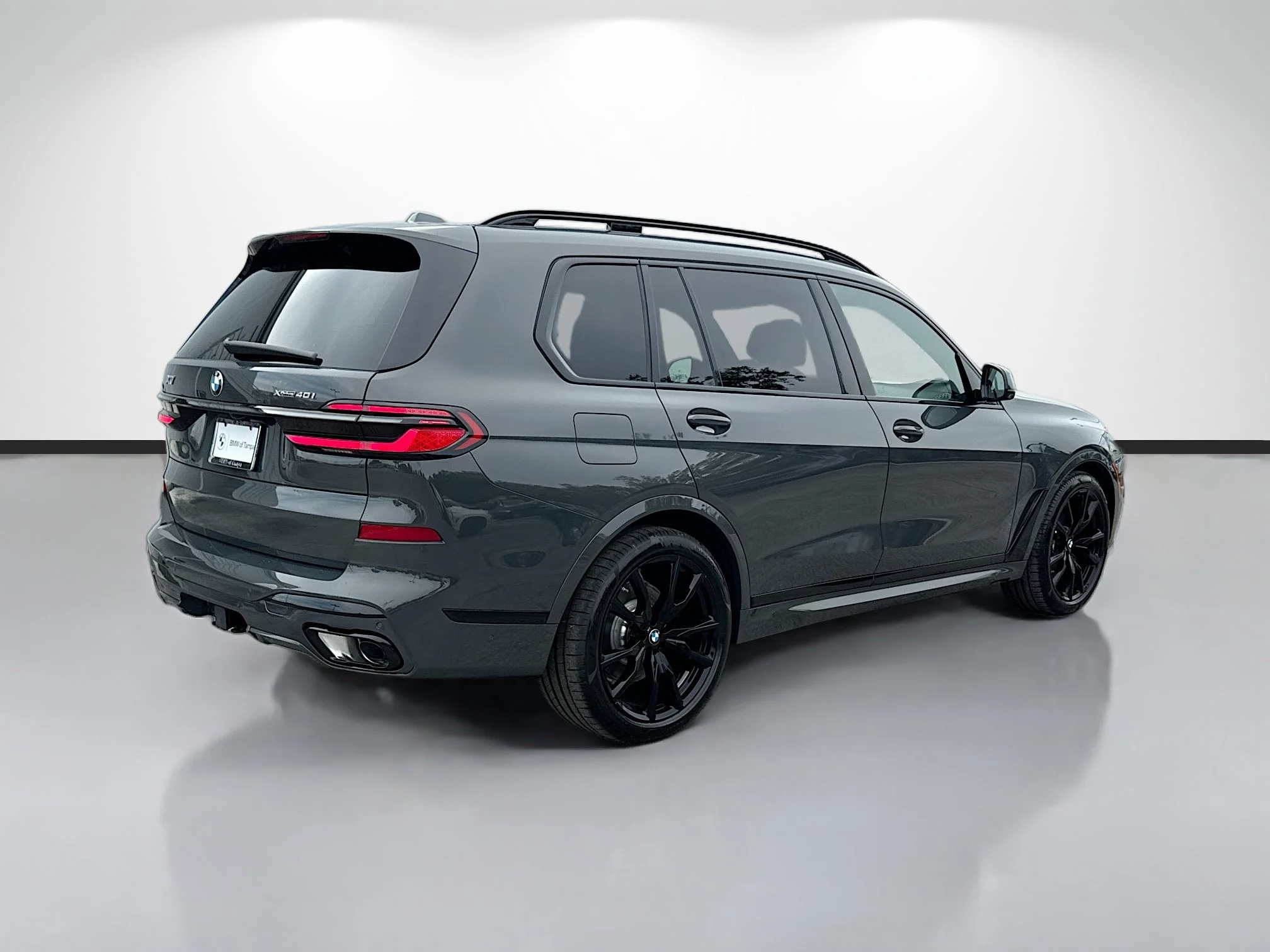 New 2027 Dravit Grey Metallic BMW xDrive40i image 3