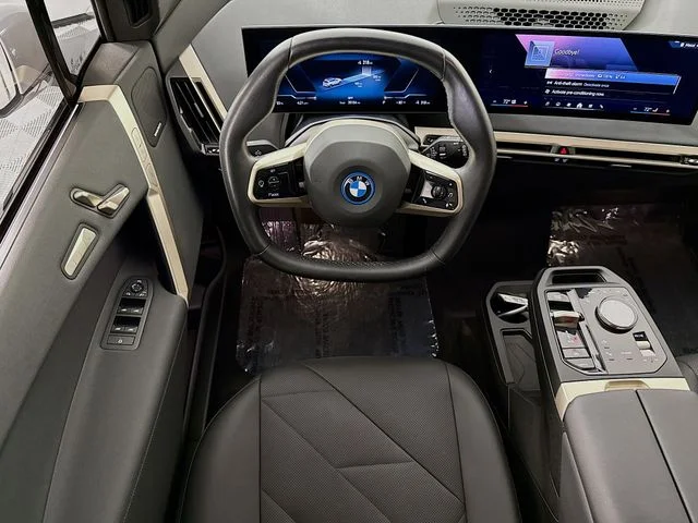 Used 2024 White BMW xDrive50 image 24