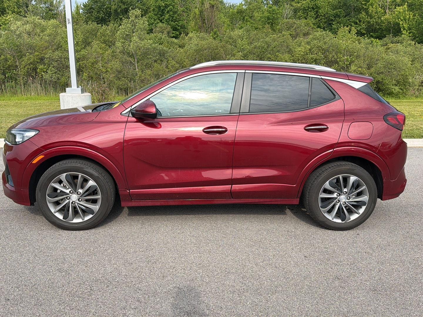 Used 2023 Cinnabar Metallic Buick Select image 7