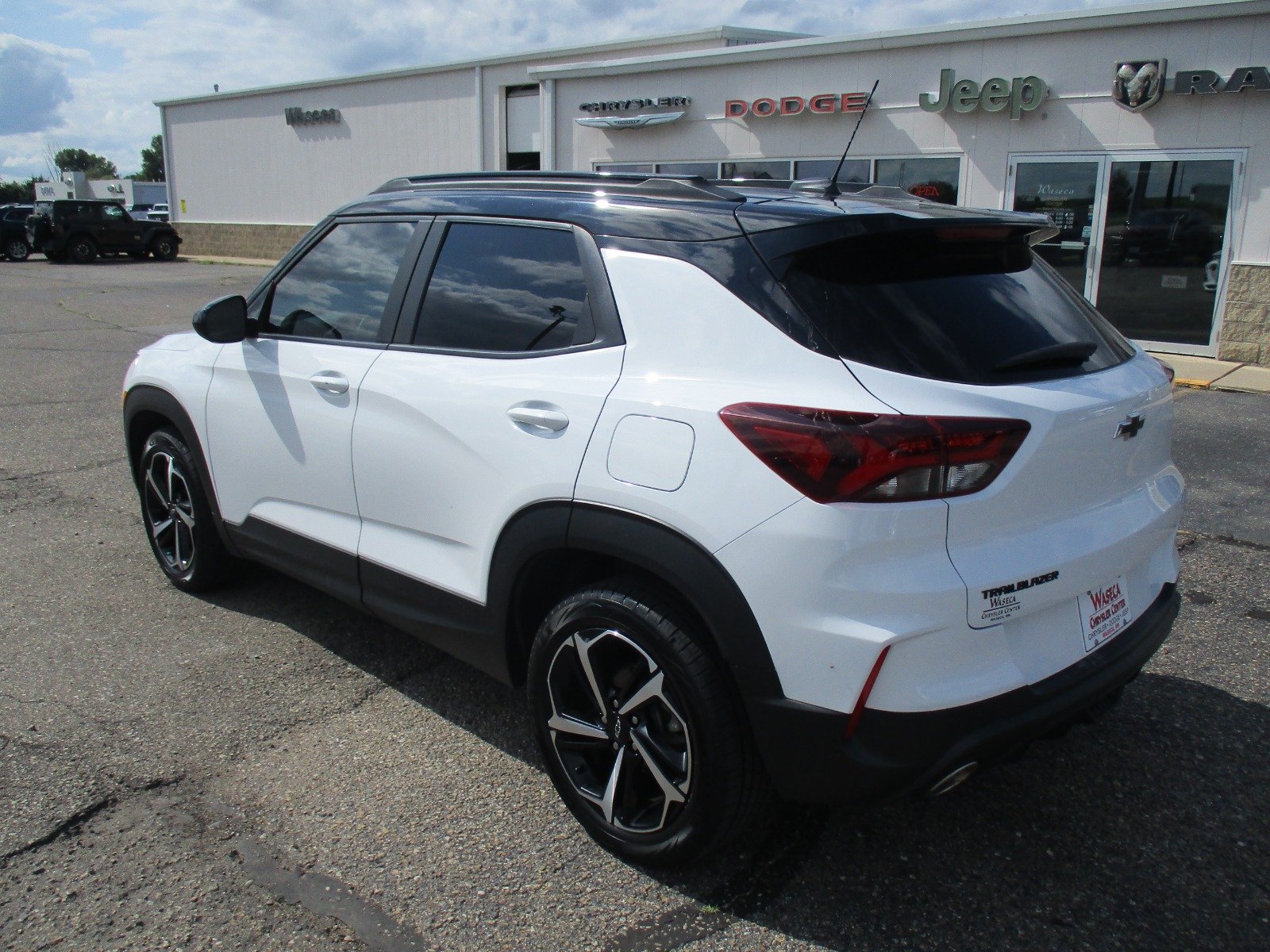 Used 2023 WHITE Chevrolet Rs image 4