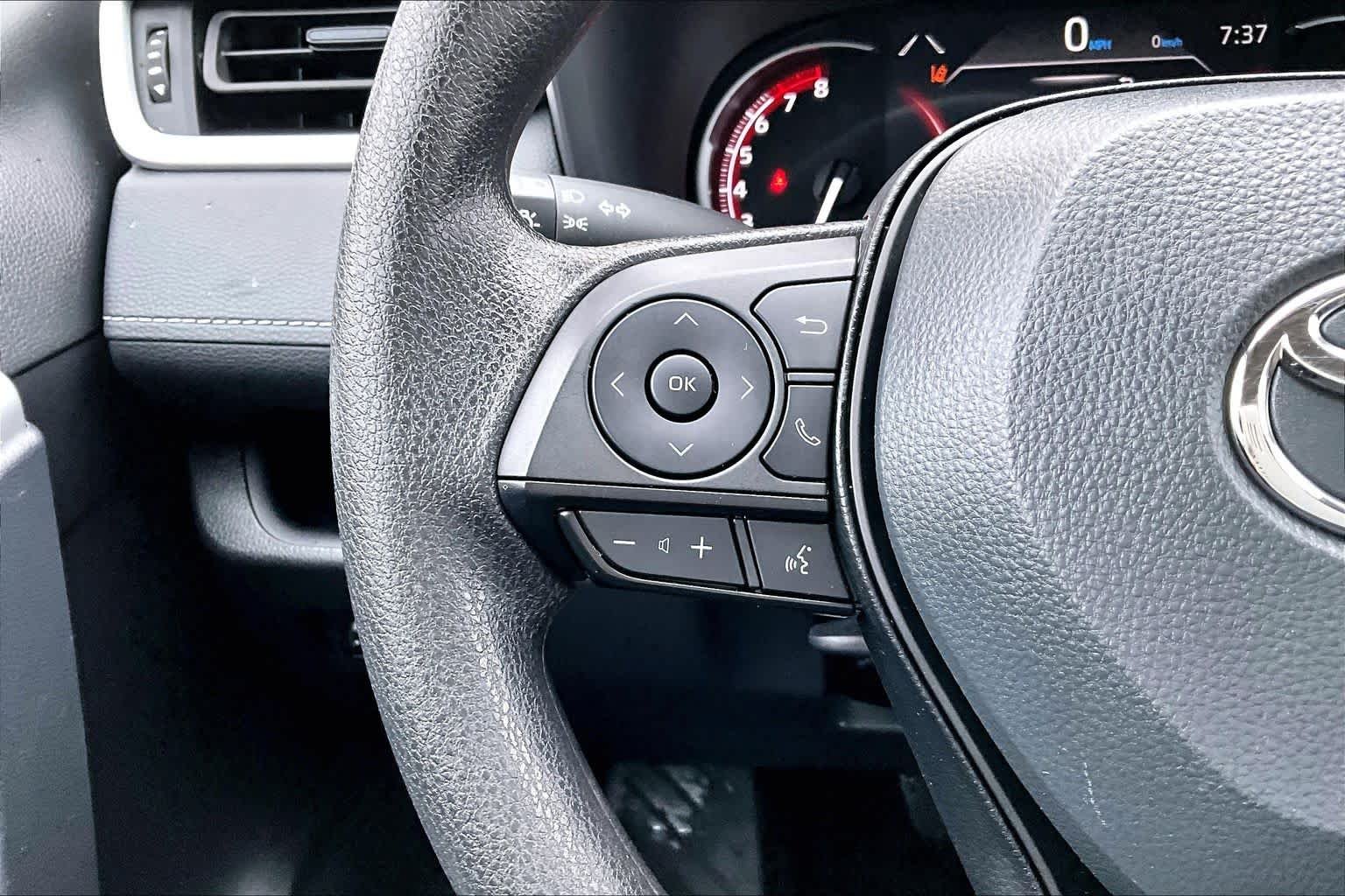 Used 2025 Ice Toyota LE image 23