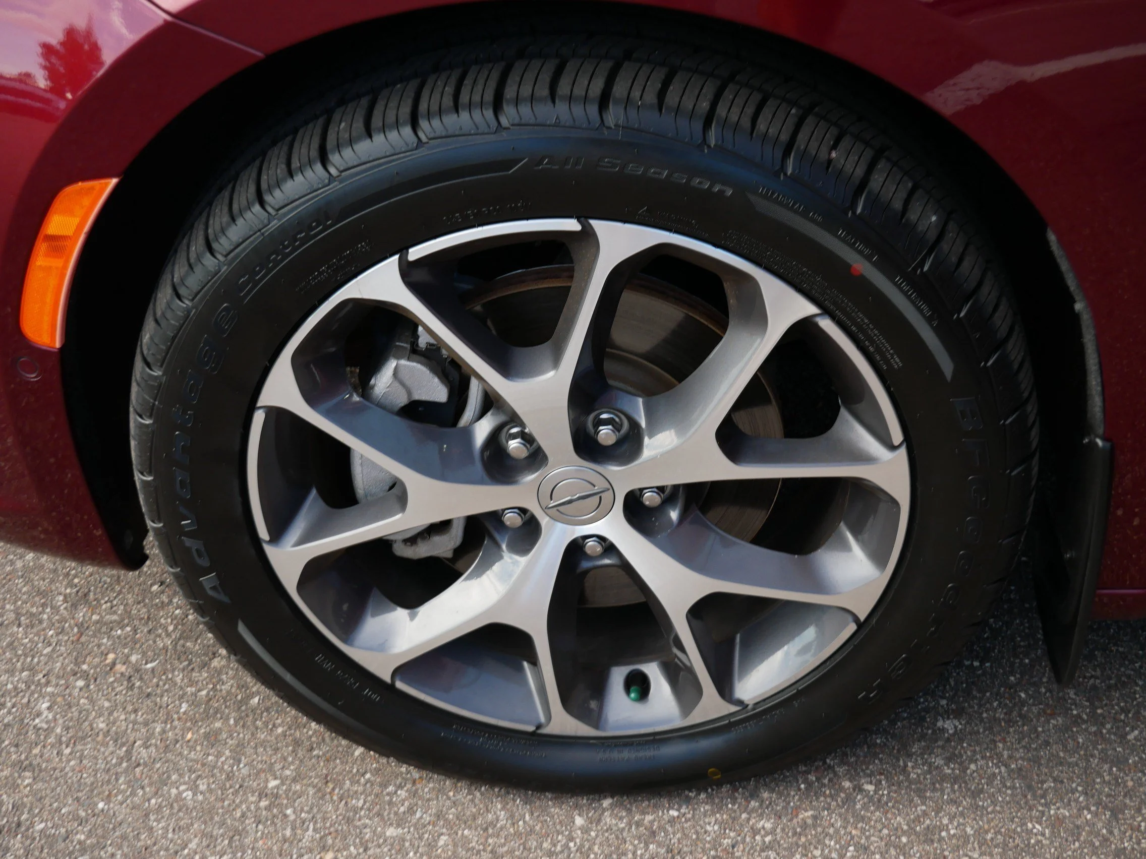 Used 2021 Velvet Red Pearlcoat Chrysler Limited image 15