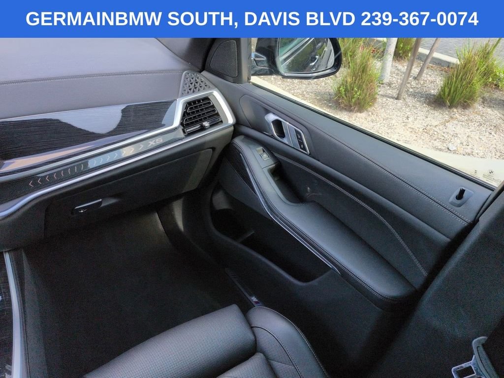 Certified Used 2024 Black Sapphire Metallic BMW xDrive40i image 18