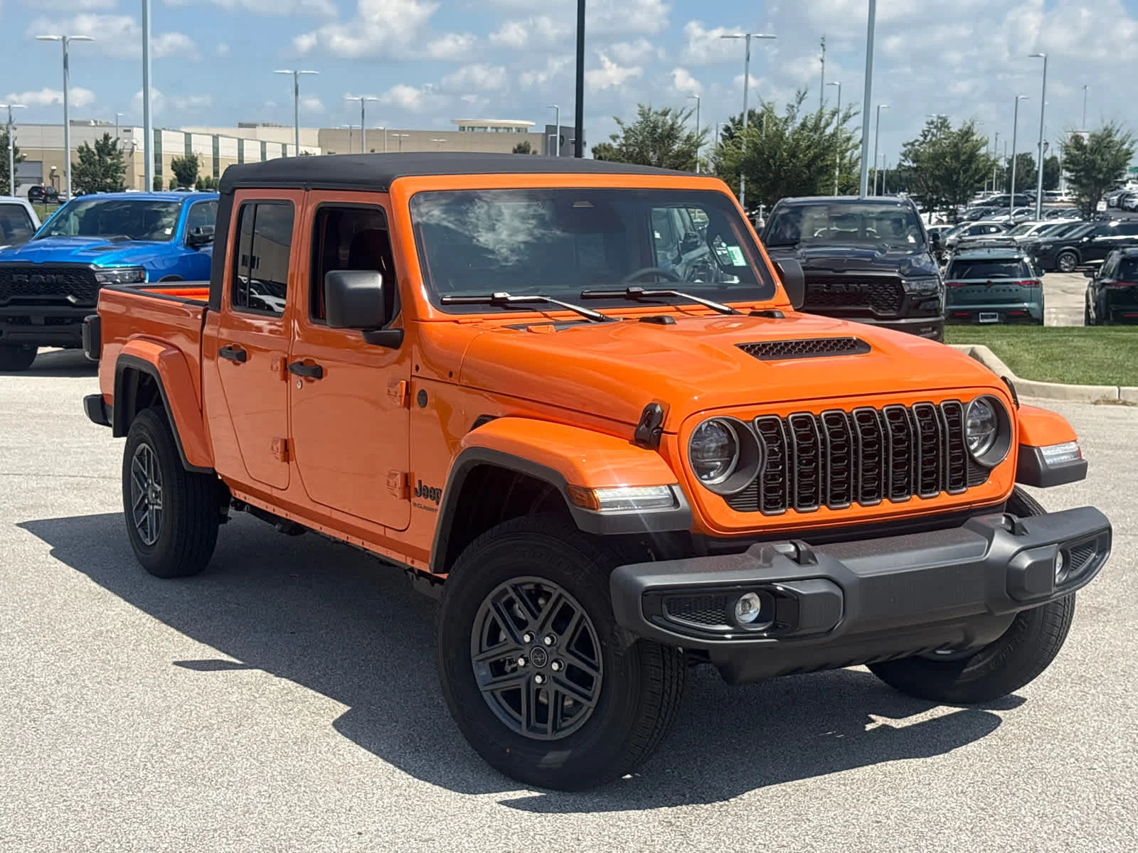 New 2026 Joose Jeep Sport S image 2