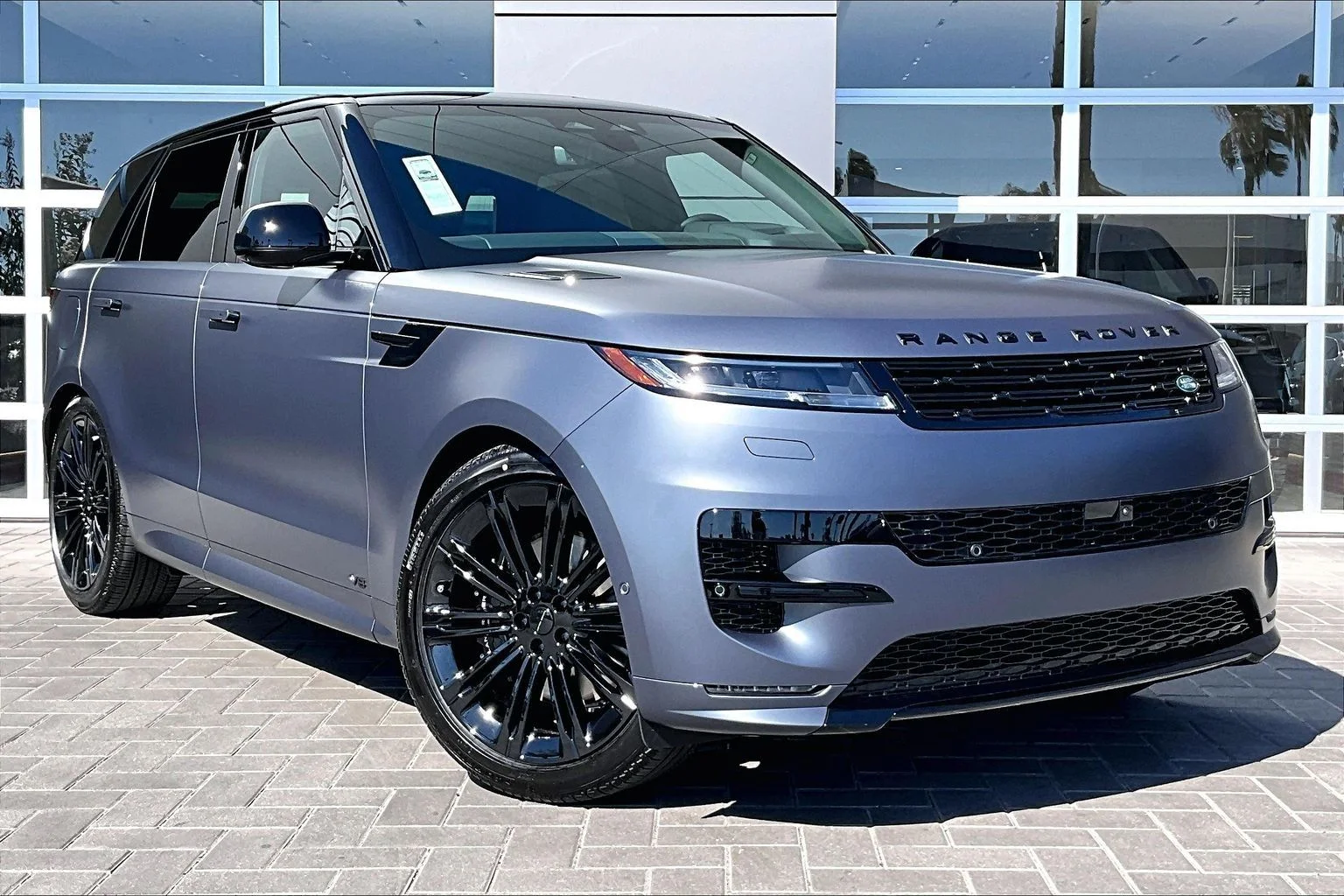 New 2026 Varesine Blue Land Rover Dynamic SE image 2