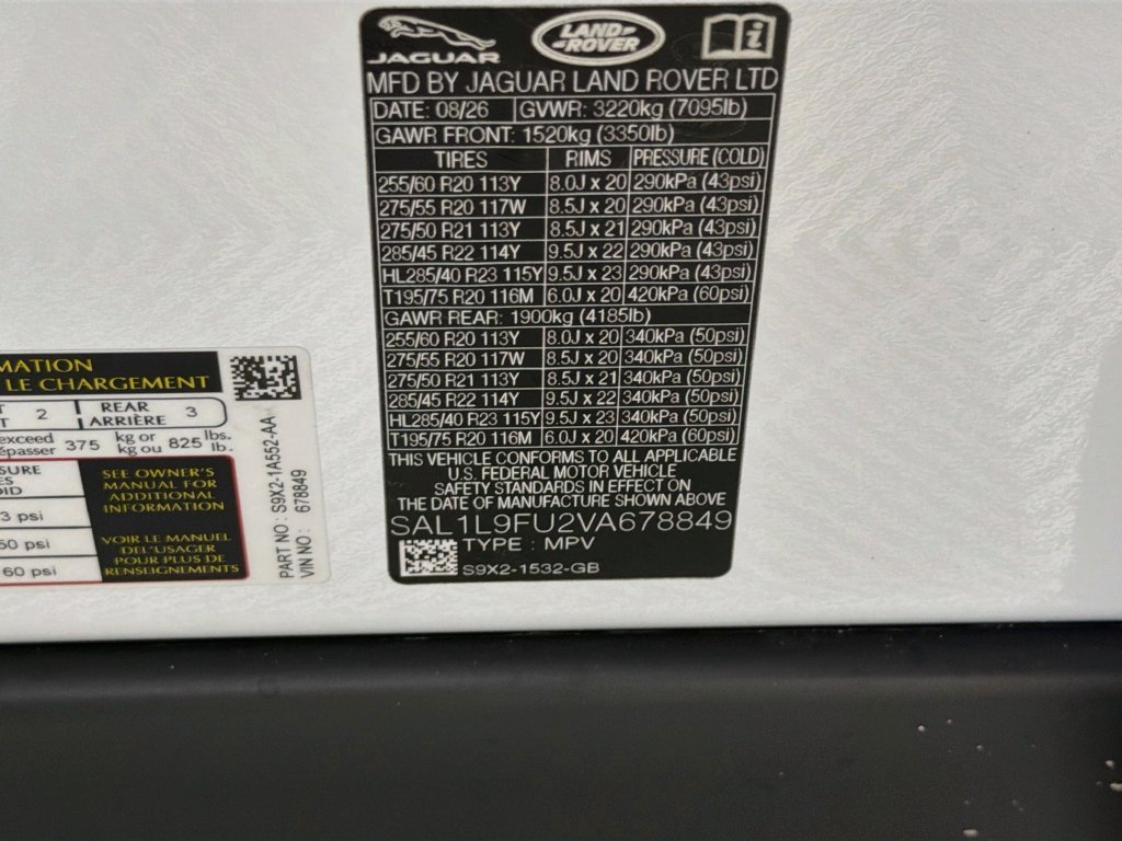New 2027 Fuji White Land Rover Dynamic SE image 34