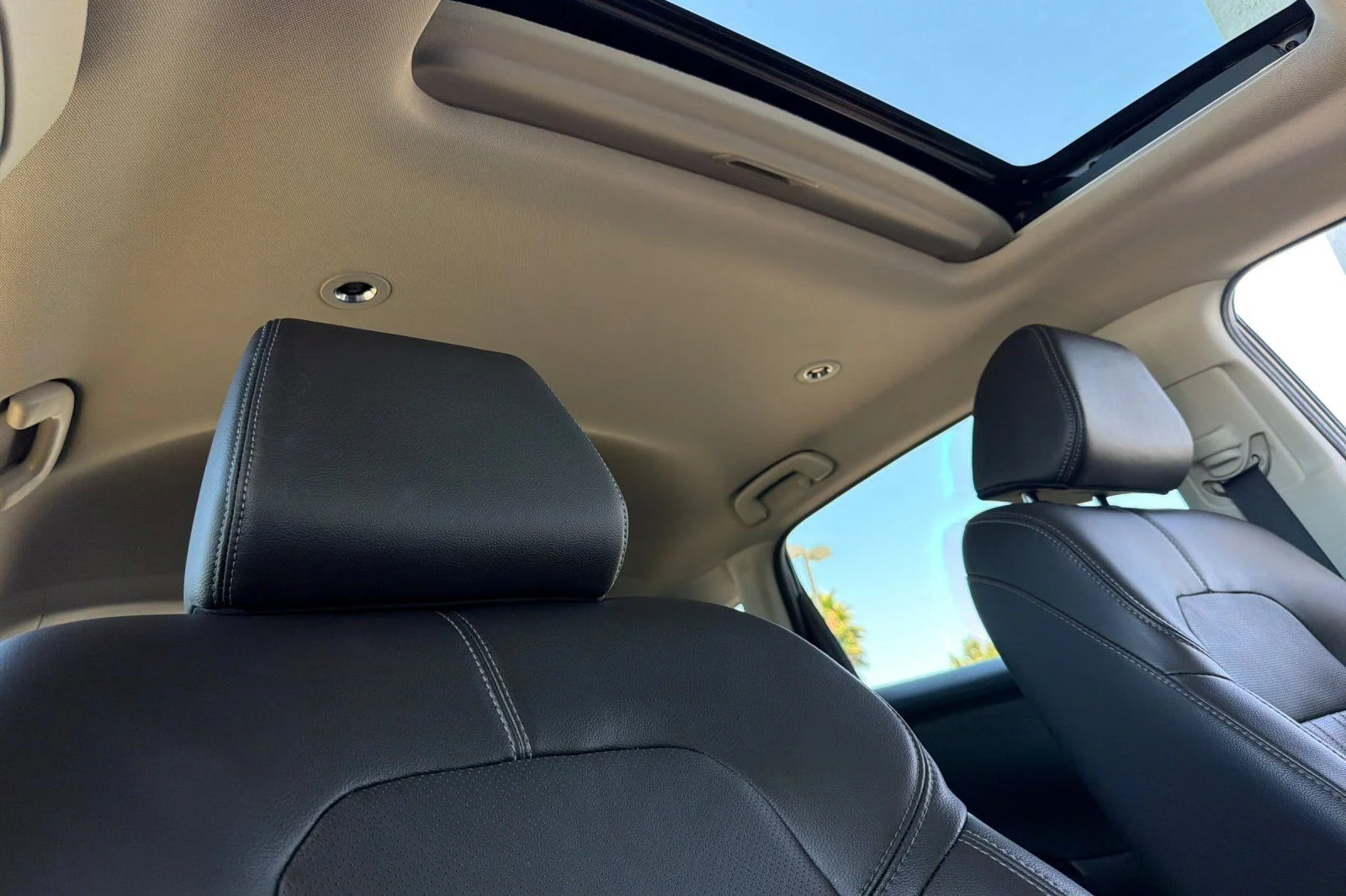 Used 2024  Honda EX-L image 19