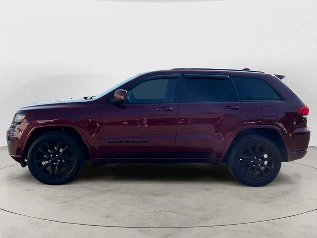 Used 2020 Velvet Red Pearlcoat Jeep Altitude image 2