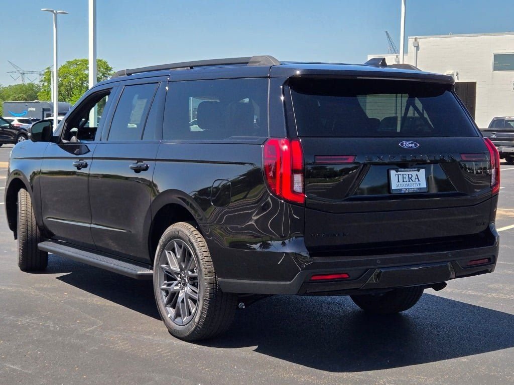 New 2026 Agate Black Metallic Ford MAX Platinum® image 18
