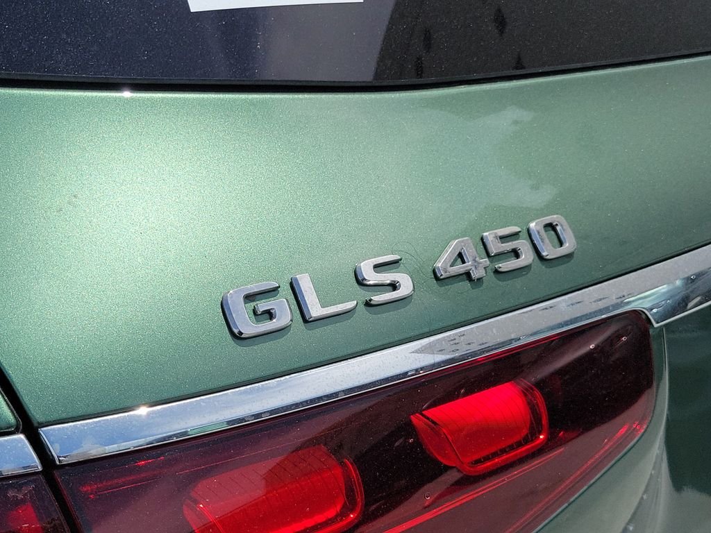 New 2026 MANUFAKTUR Ireland Mid Green Metallic Mercedes-Benz GLS 450 image 7