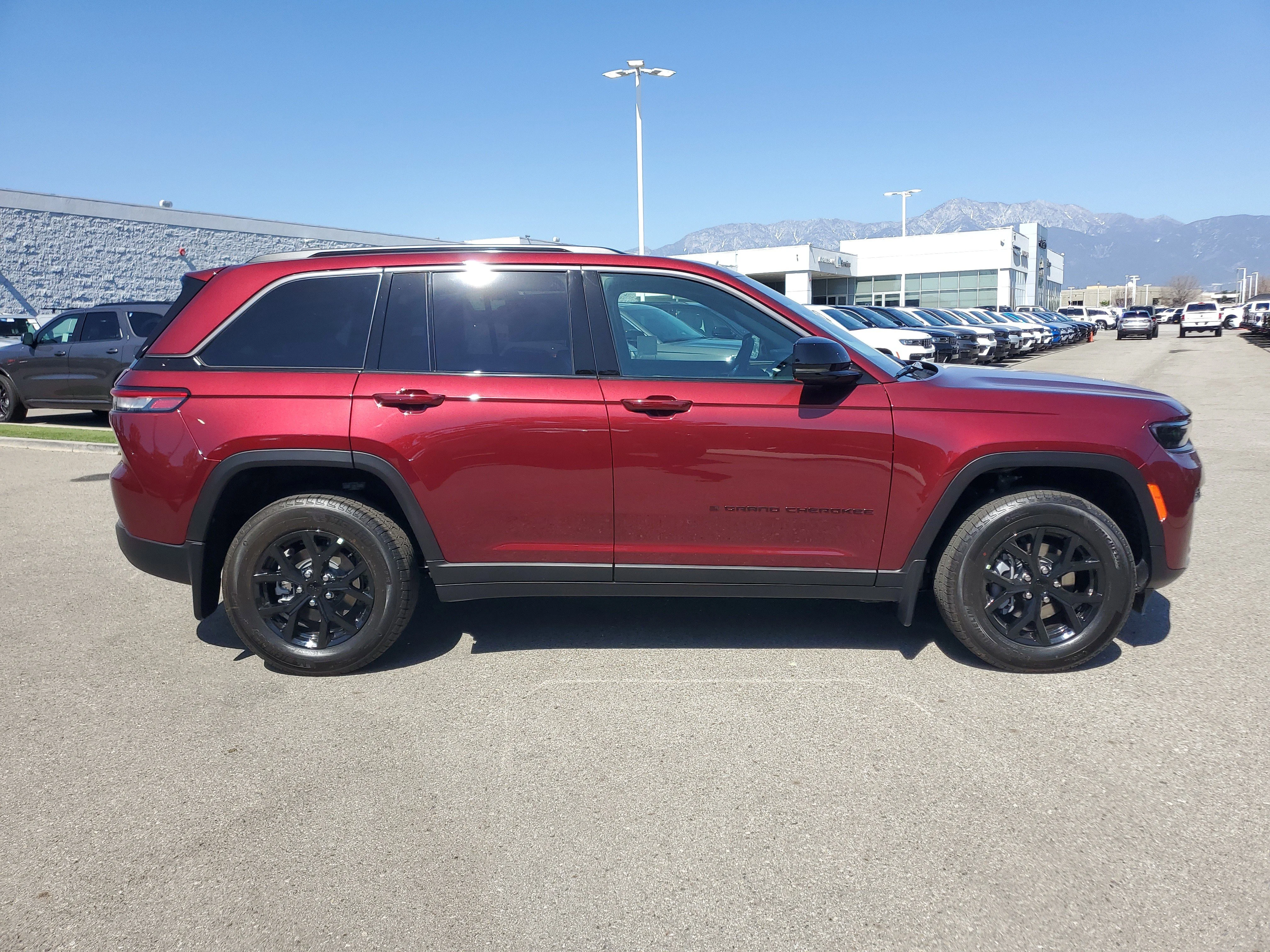 New 2026 Velvet Red Pearl-Coat Exterior Paint Jeep Altitude image 2