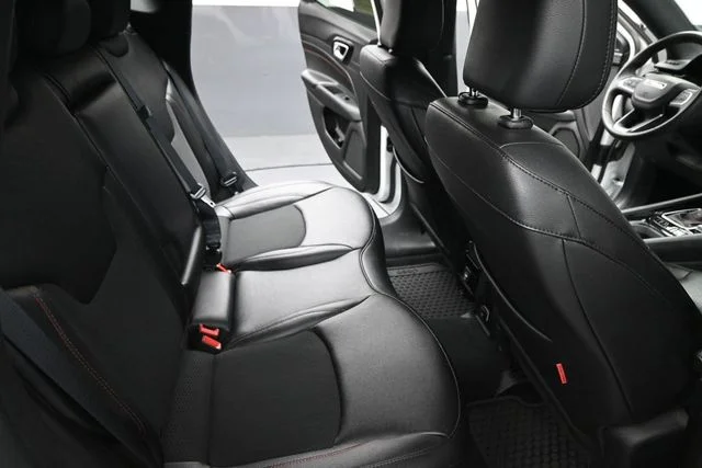 2025 Jeep Compass Trailhawk - Photo 18