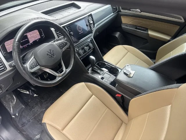 Used 2021 White Volkswagen 3.6L V6 SEL R-Line image 17