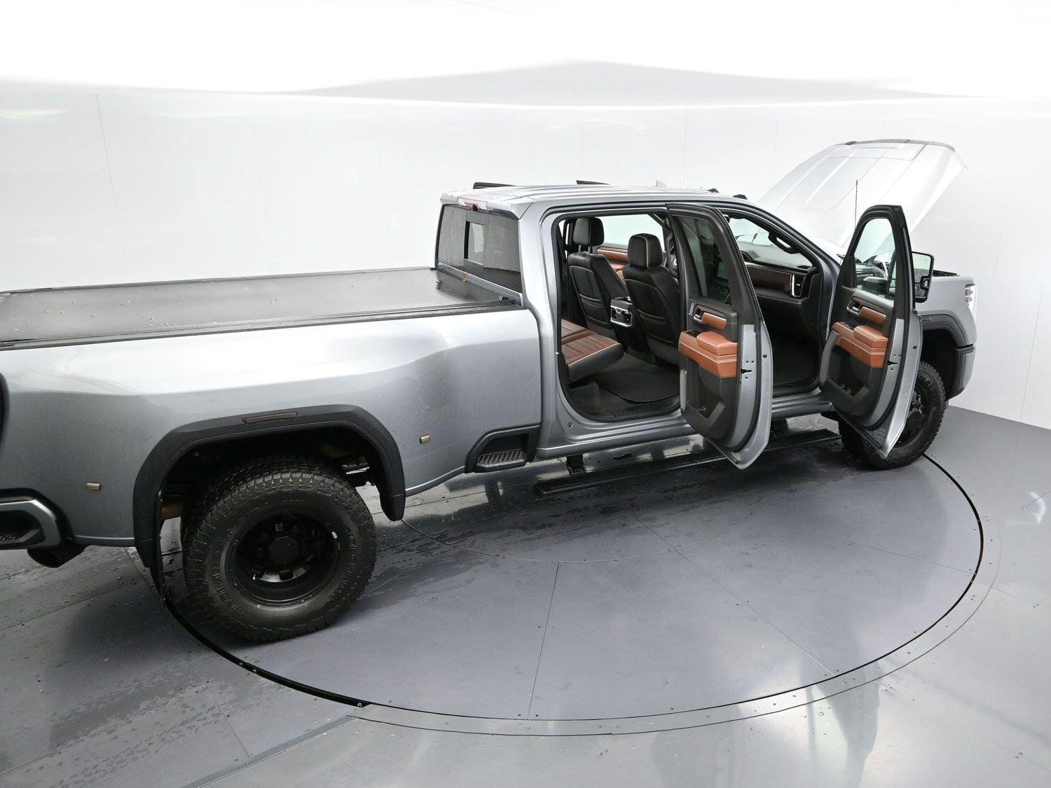 Used 2025 Sterling Metallic GMC Denali Ultimate DRW image 43
