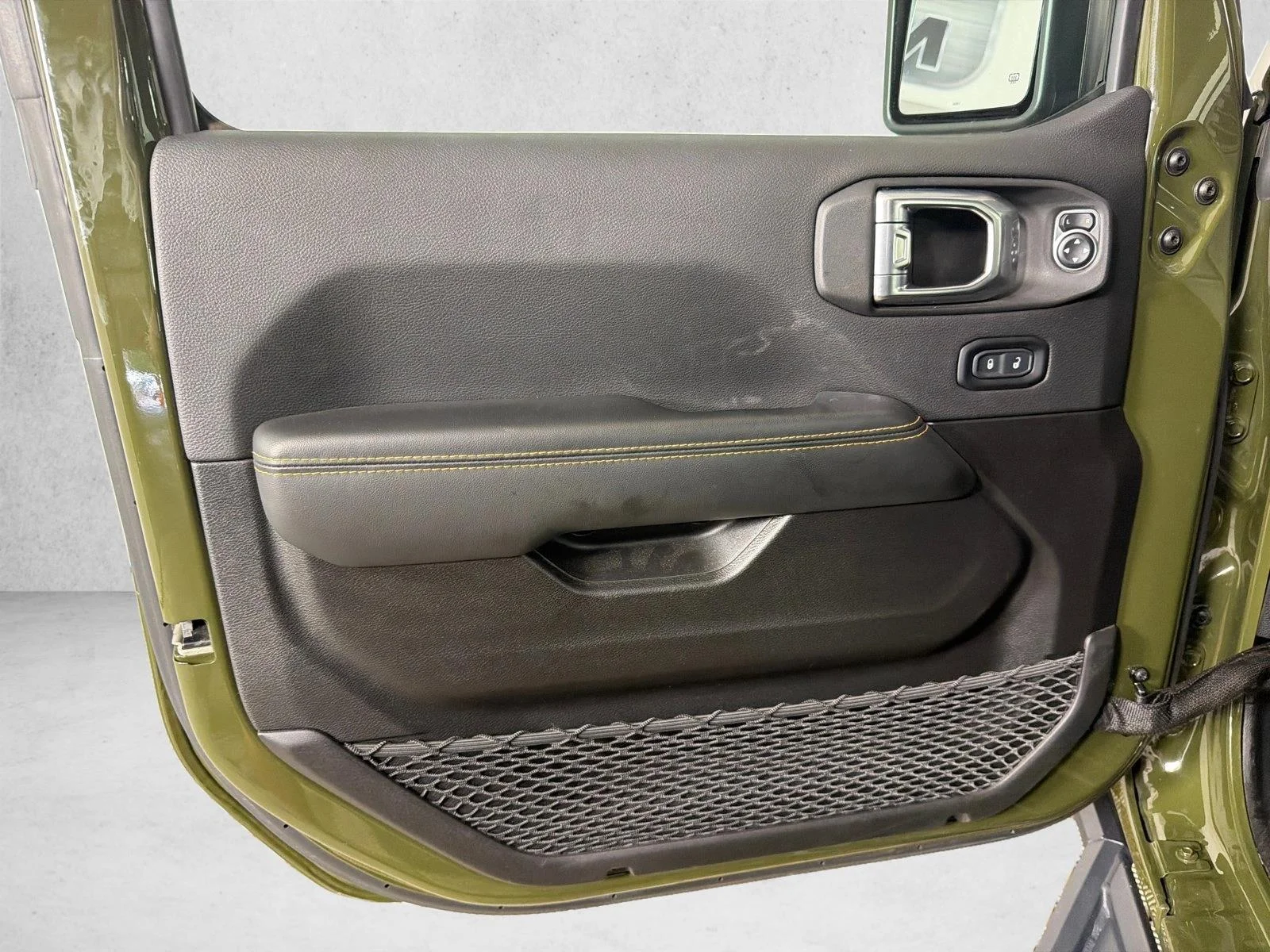 Used 2024 Green Jeep Sahara image 10