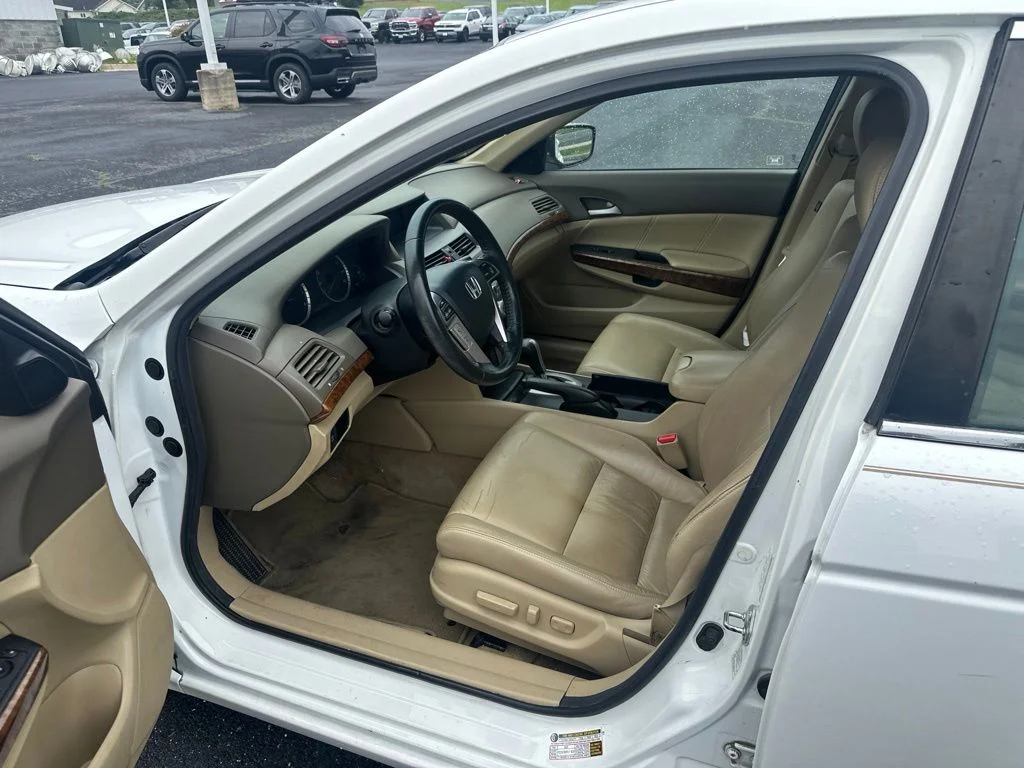 Used 2010 Taffeta White Honda EX-L image 9