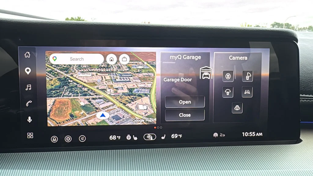 Used 2025 Gray Nissan SL image 22