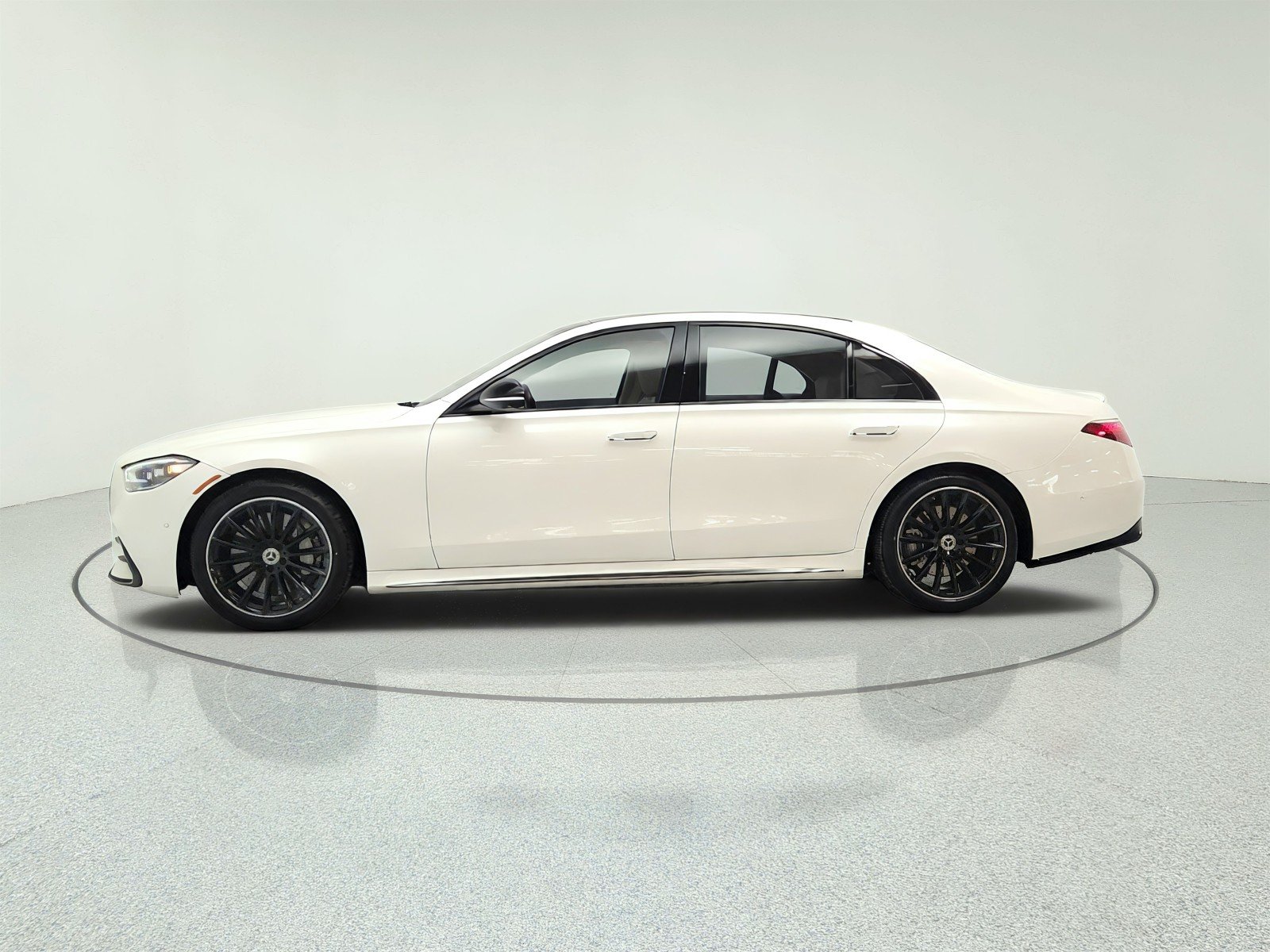 Certified Used 2023 MANUFAKTUR Diamond White Mercedes-Benz S 500 4MATIC® Sedan image 8