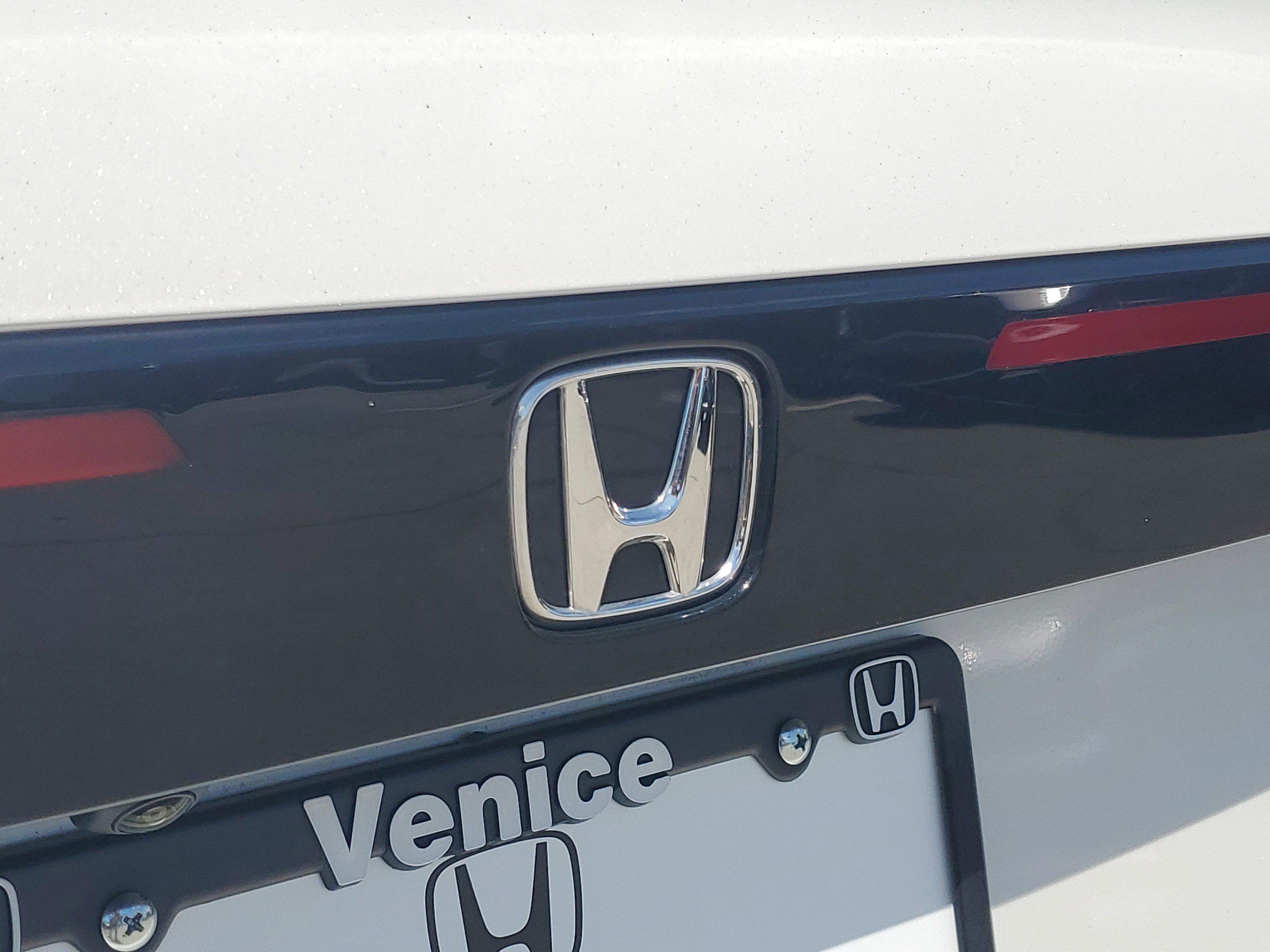 Used 2023 White Honda LX image 6
