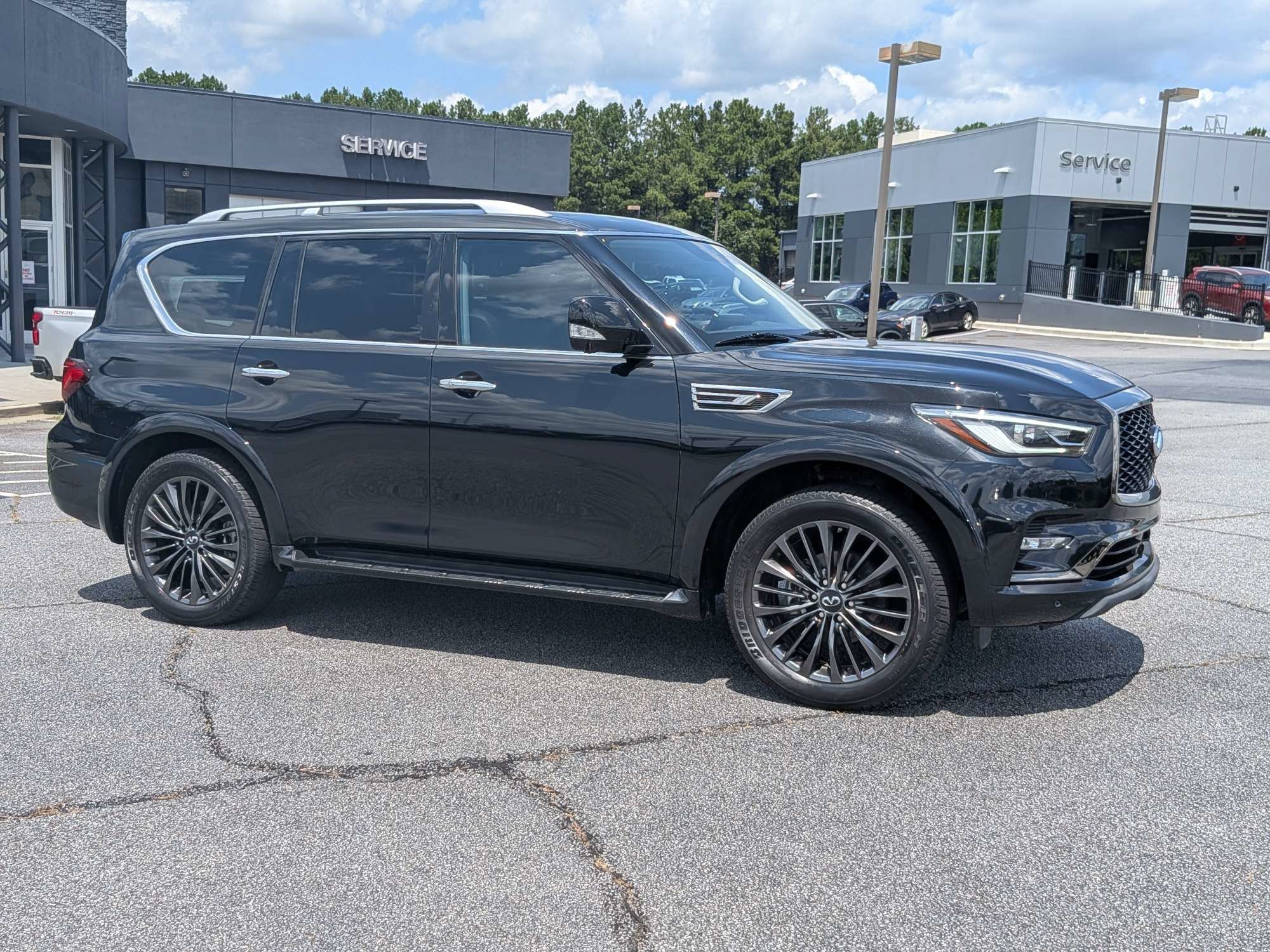 2023 INFINITI QX80