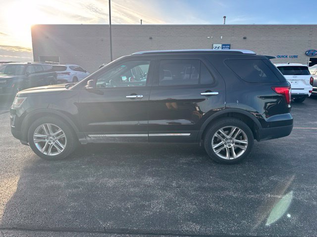 Used 2016 Black Ford Limited image 6