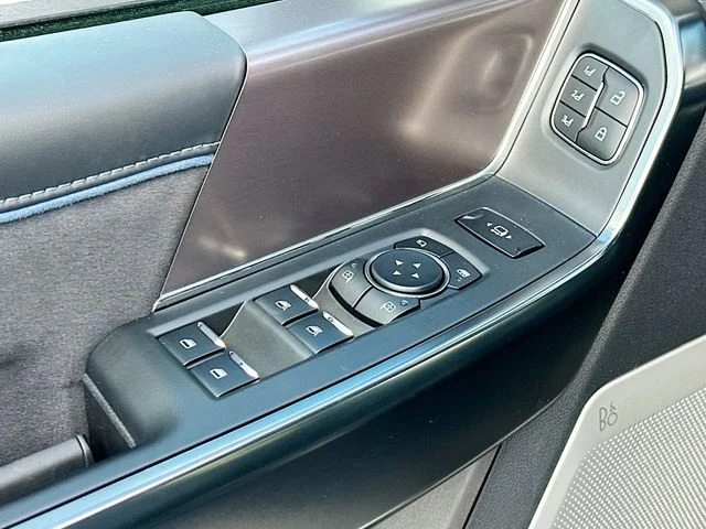 New 2026 White Metallic Ford Platinum image 13