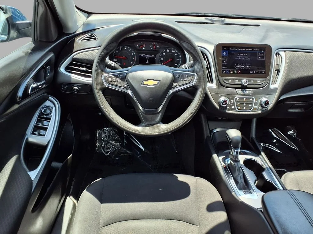 Used 2024 Blue Chevrolet LT image 4