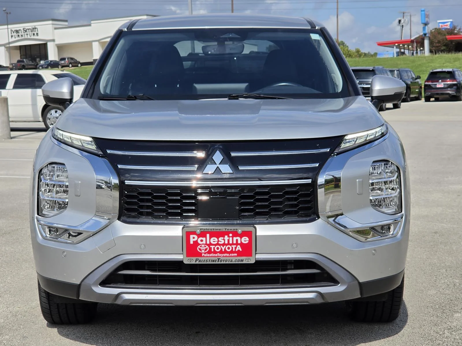 Used 2025 Alloy Silver Metallic Mitsubishi SE S-AWC image 2