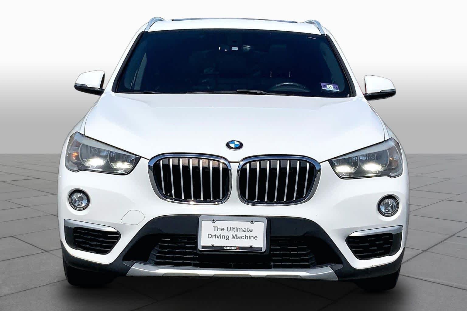 Used 2018 Alpine White BMW xDrive28i image 3
