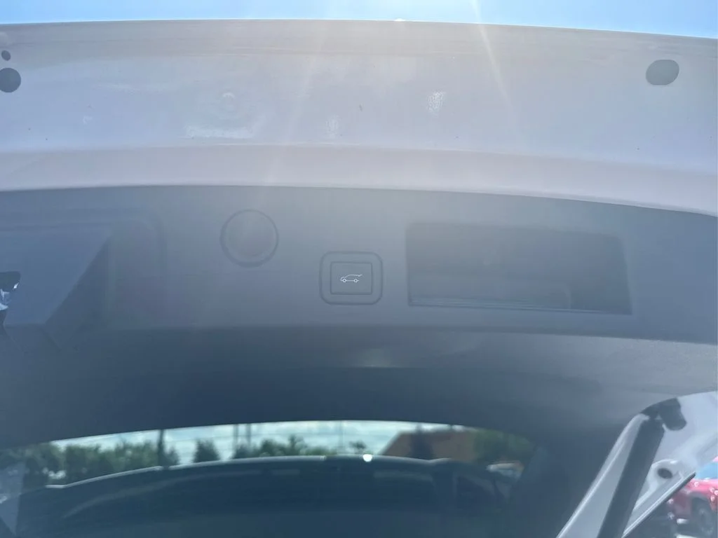 Used 2026 Summit White Chevrolet LT image 24