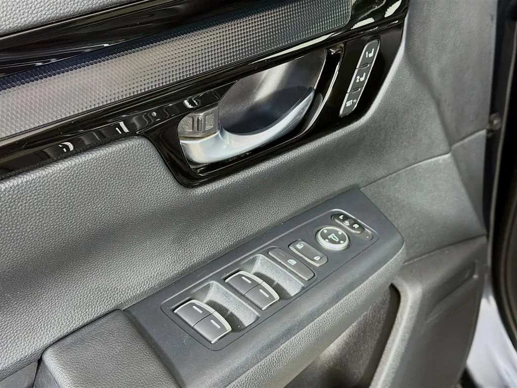 Used 2024  Honda Sport Touring image 18